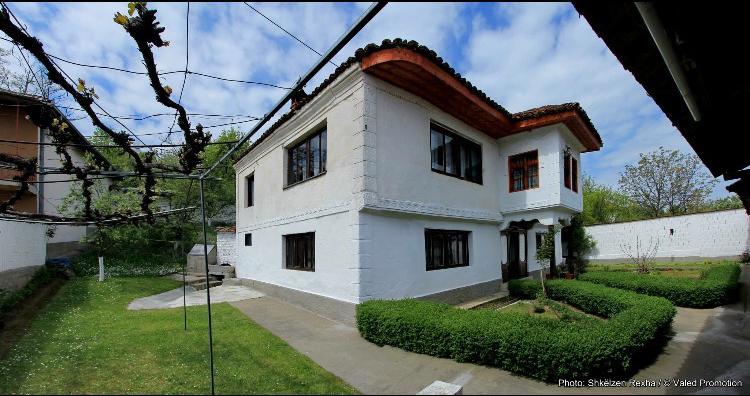 Bujtina Zhaveli Bed & Breakfast Gjakova Exterior photo